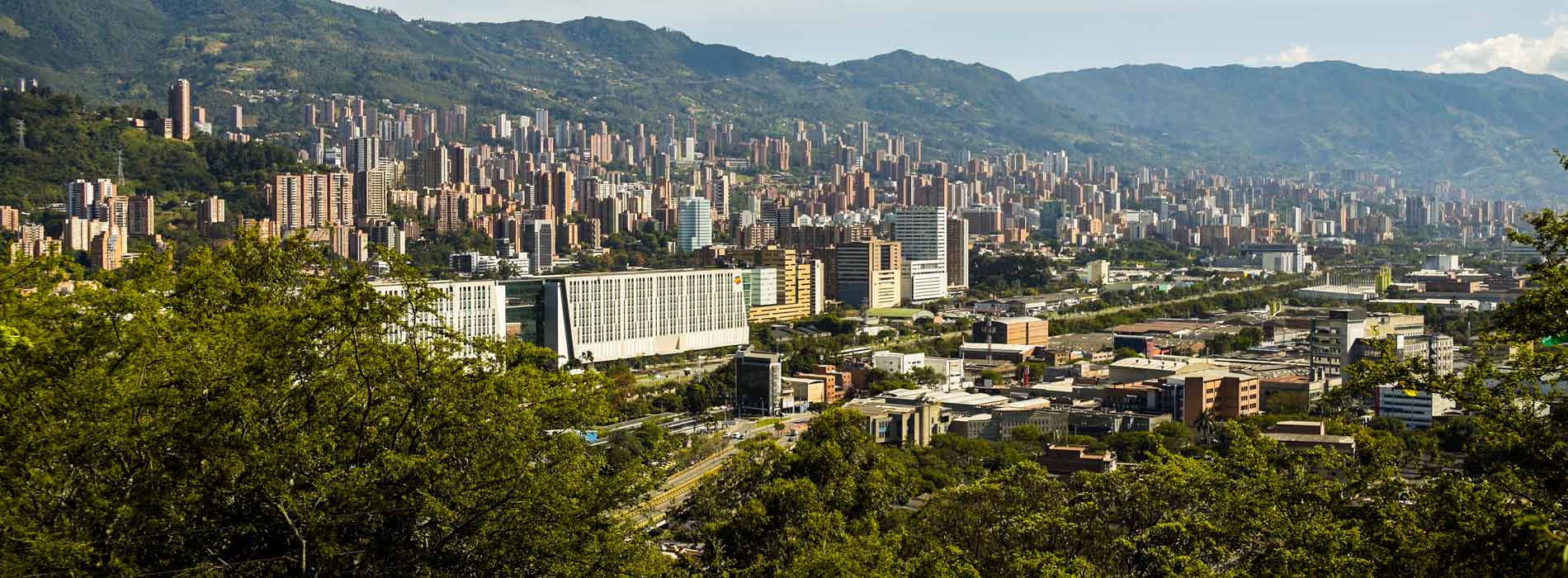 Colombia, a sustainable destination for FDI in IT, Infrastructure & Public Transports Colombia, a sustainable destination for FDI in IT, Infrastructure & Public Transports